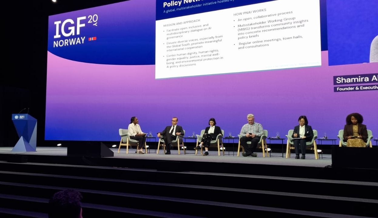 Un momento dell'Internet Governance Forum in Norvegia. Sul Palco, il Direttore Generale di AgID, Mario Nobile.